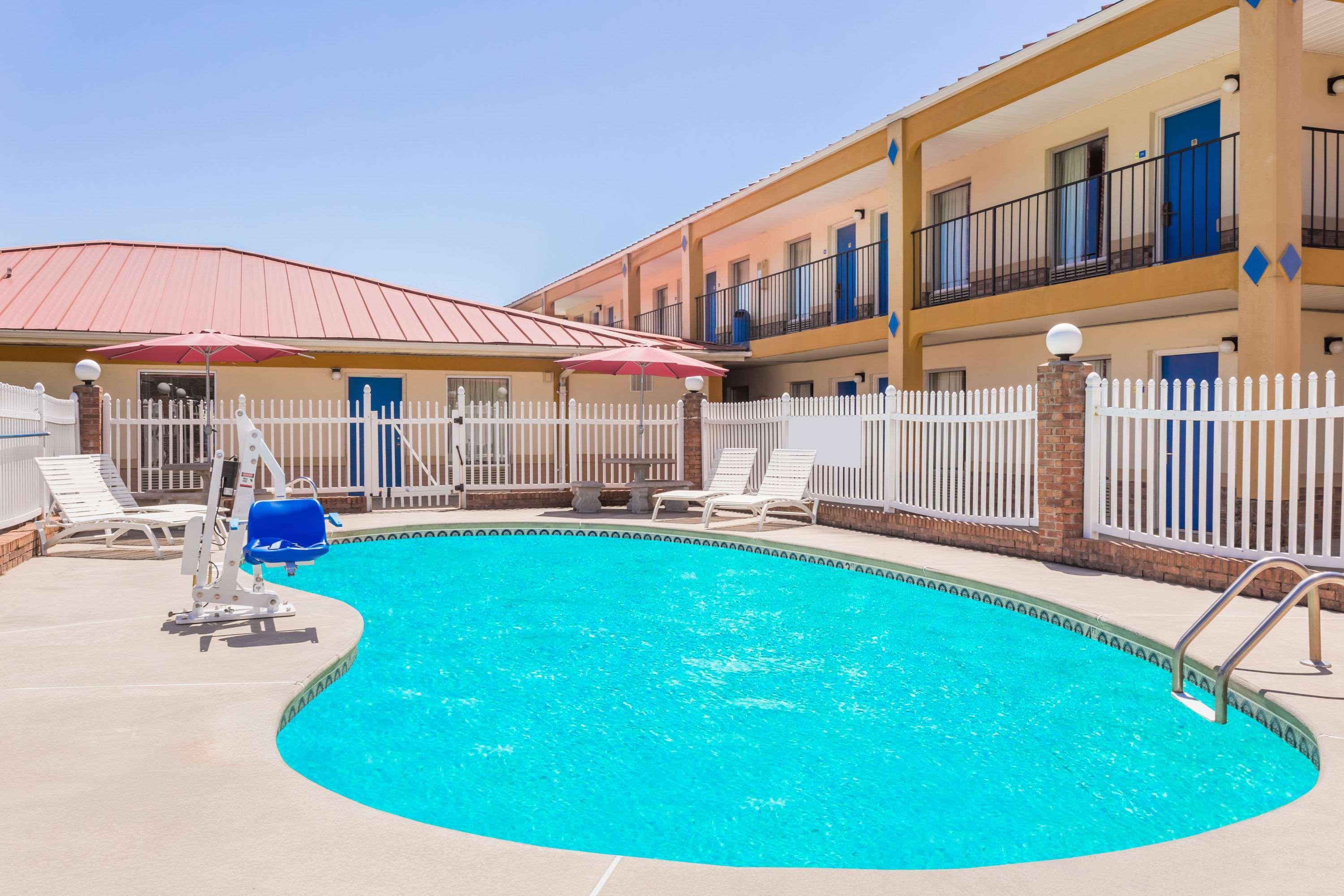 Days Inn By Wyndham Augusta Wheeler Road Exteriér fotografie