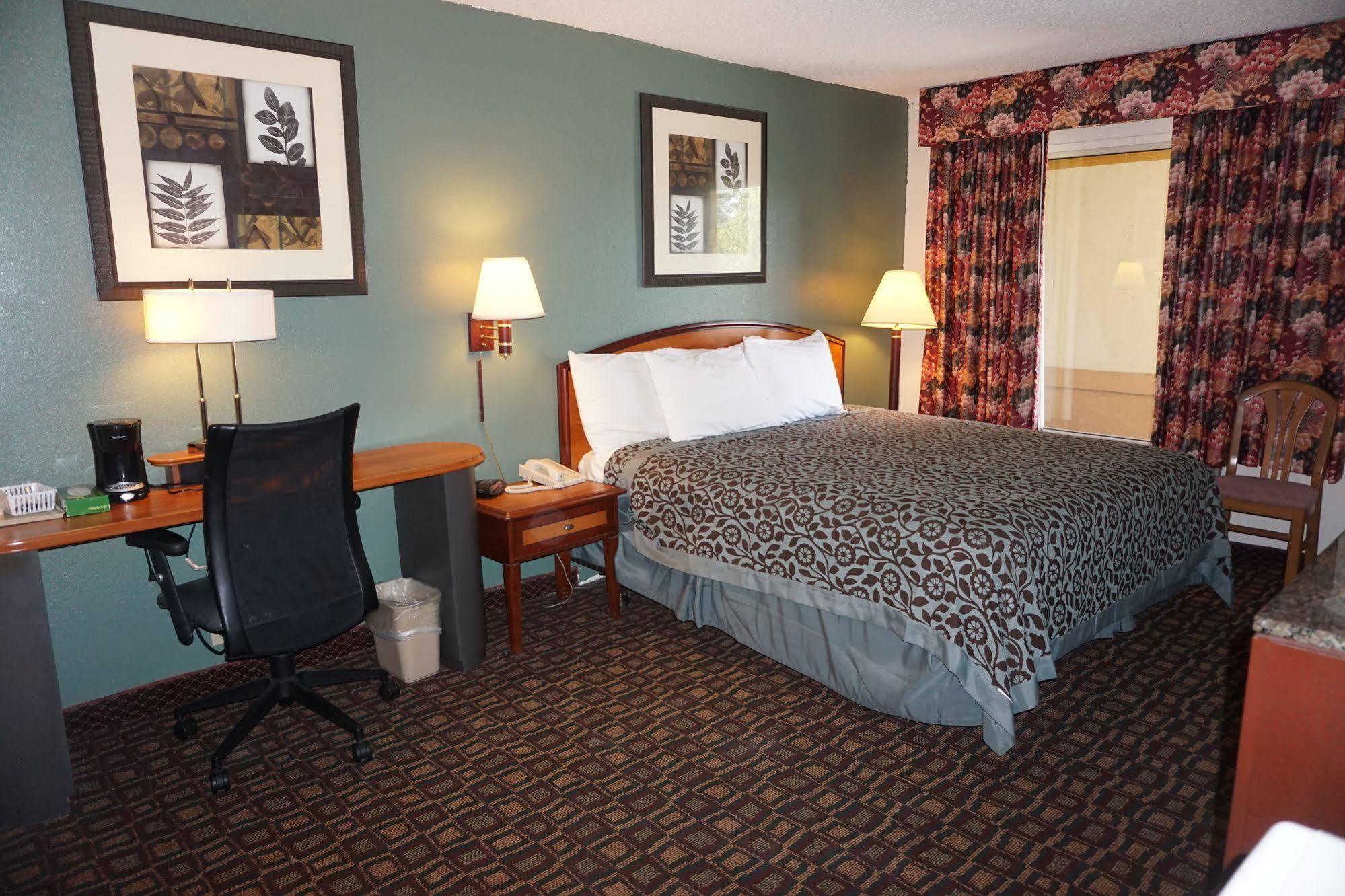 Days Inn By Wyndham Augusta Wheeler Road Exteriér fotografie